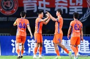 爱游戏tv-关于精妙配合助力球队胜利，队员们奋力拼搏的信息