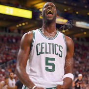 爱游戏官方-凯尔特人全队备战明日对森林狼的比赛