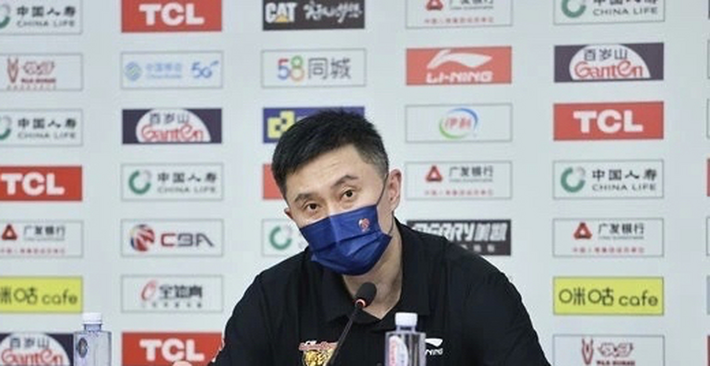 包含哈尔滨男篮苦战惜败，仍将继续努力的词条