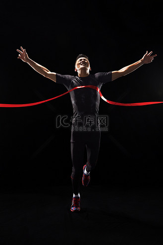 决胜时刻!国家健儿冲刺终点 决胜时刻!国家健儿冲刺终点