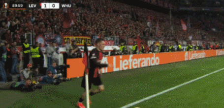 某队获得连胜,奠定领跑优势势不可挡 某队获得连胜,奠定领跑优势势不可挡