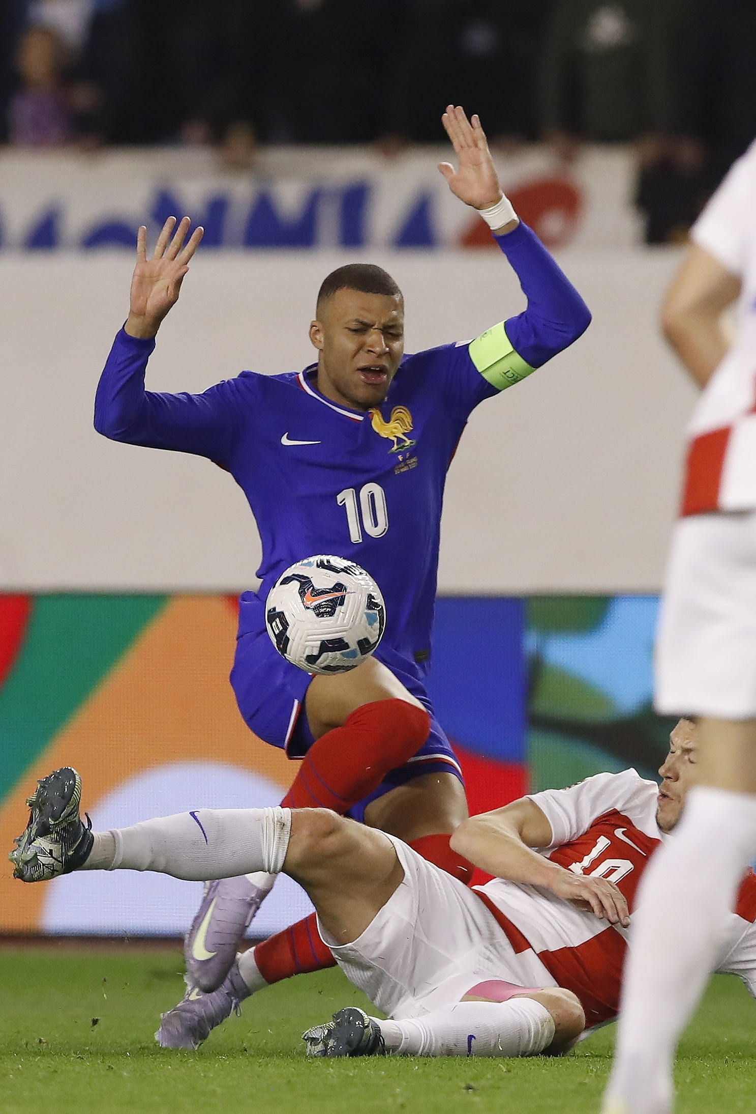 克罗地亚客场告捷,成功跻身欧冠淘汰赛 克罗地亚客场告捷,成功跻身欧冠淘汰赛