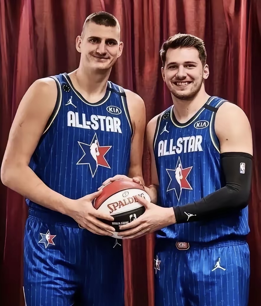 包含独行侠胜尼克斯,再战西部榜首的词条 包含独行侠胜尼克斯,再战西部榜首的词条