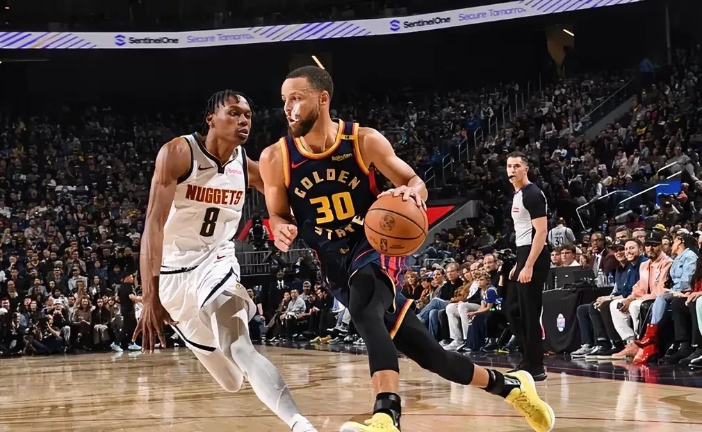 勇士横扫掘金,库里绝杀压哨球 勇士横扫掘金,库里绝杀压哨球