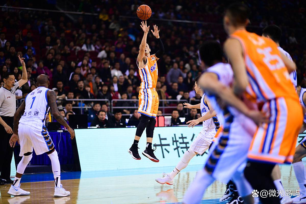 步行者客场战胜尼克斯 步行者客场战胜尼克斯