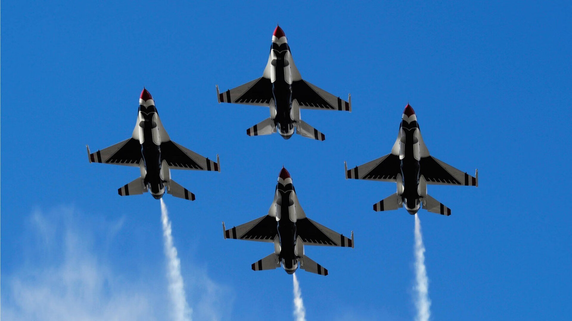 铁幕降临黄浦江，活塞队制霸上海，保罗连续得分拉开分差