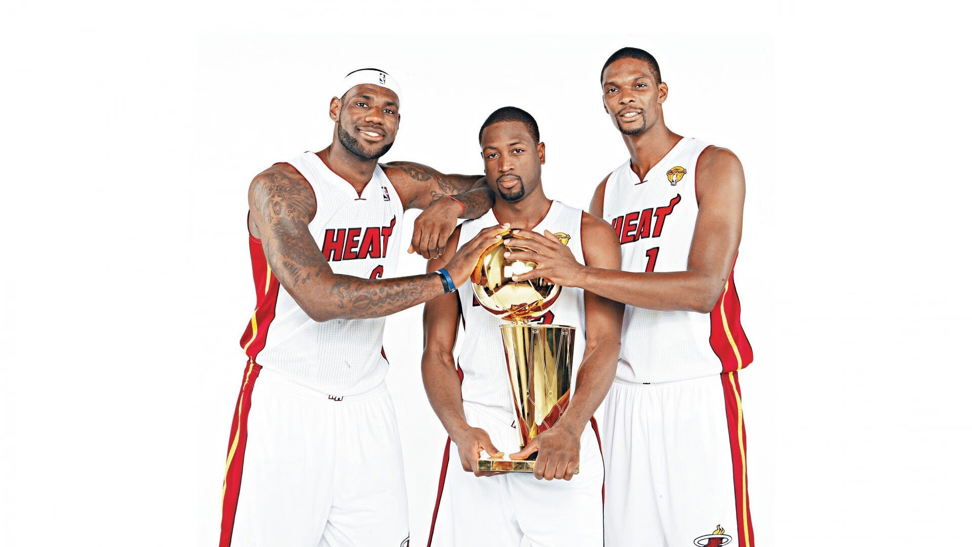 欧冠淘汰赛焦点战，新疆队惊天逆袭击溃凯尔特人，亚洲足球崛起新里程碑